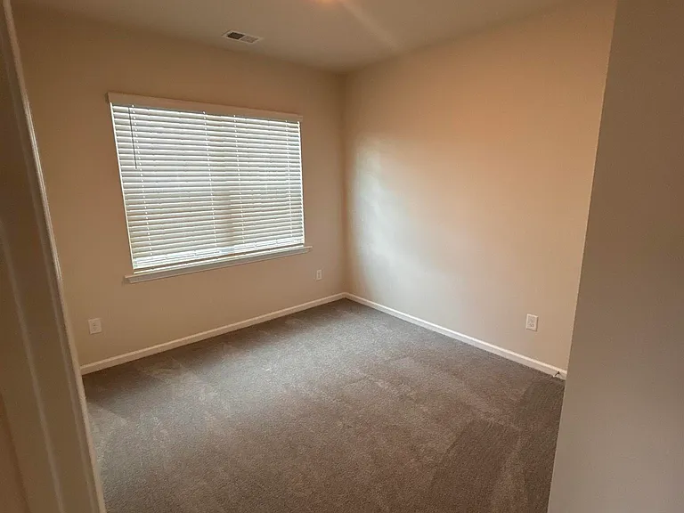 138 Parkwood Ct — Photo 14