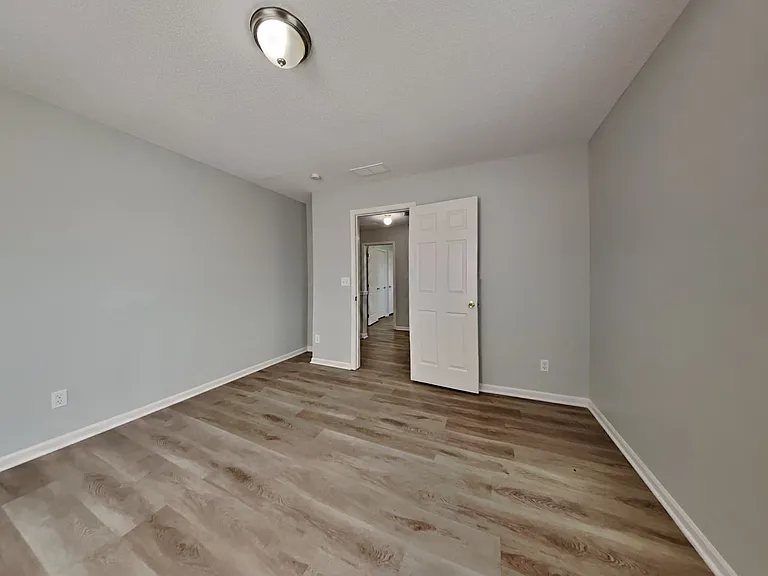 4219 Woodland Ave — Photo 16