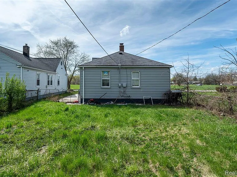 4049 Williams St — Photo 12
