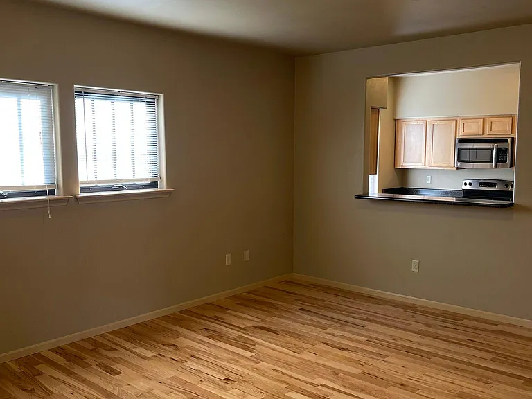 821 E Jefferson St #11 — Photo 5
