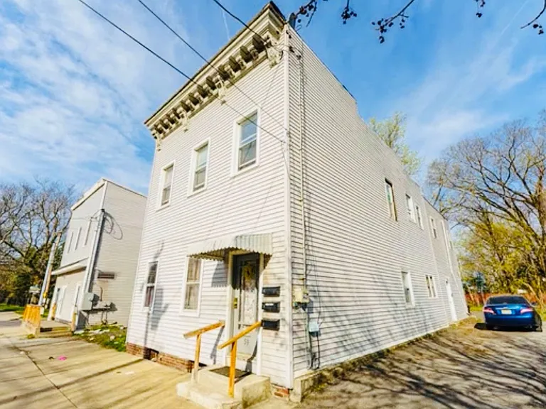 59 Ontario St — Photo 2