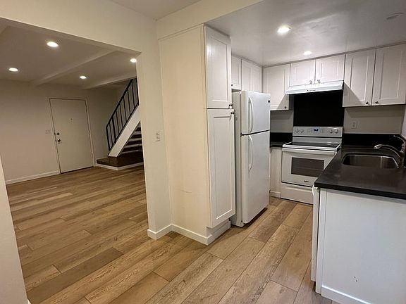 2nd image of 1922 Bath St APT 6