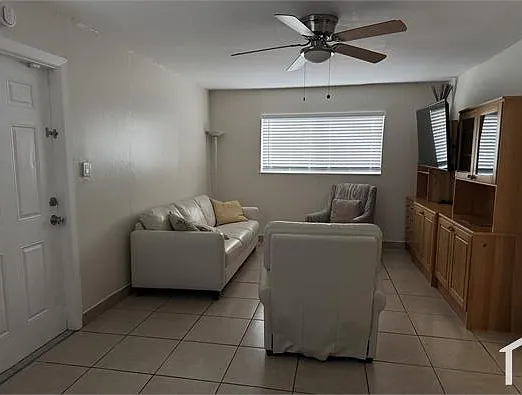 1055 Iroquis Ave — Photo 14