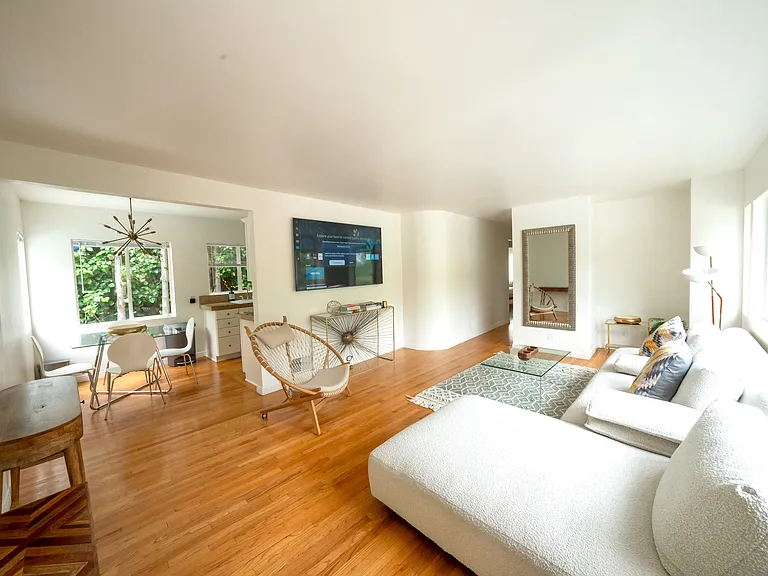 2069 Paramount Dr — Photo 14