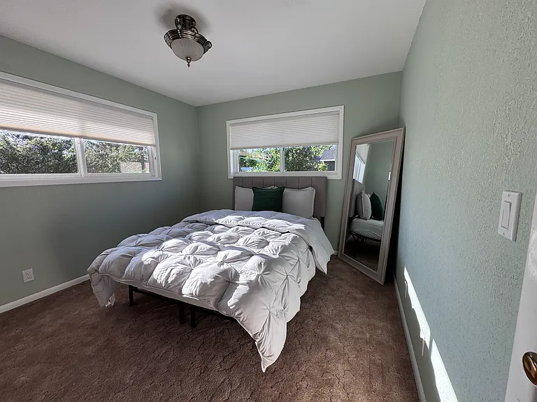 1345 NE 9th St — Photo 4