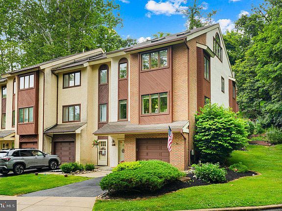 2nd image of 300 Westbriar Dr
