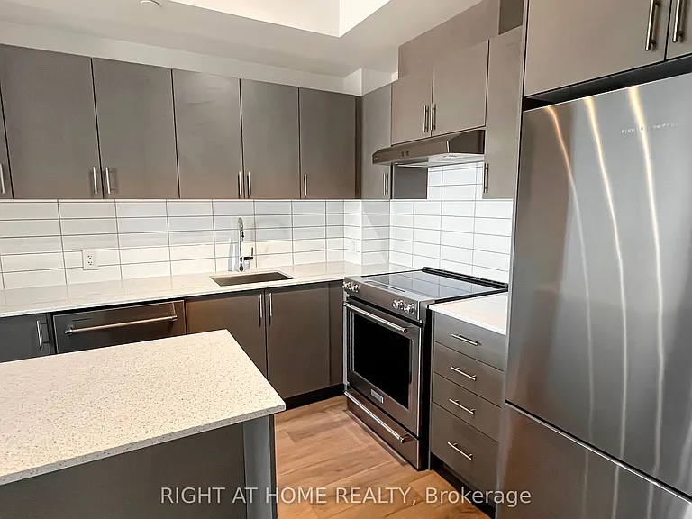 9000 Jane St #2219 — Photo 6