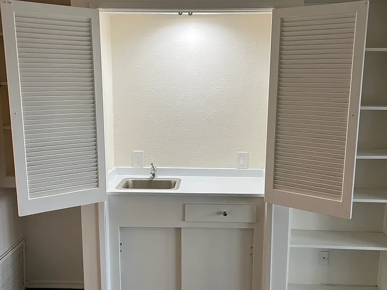 202 N Clark Dr #202 — Photo 17