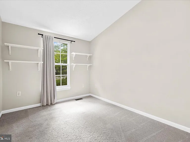 577 Quaker Ridge Ct — Photo 19