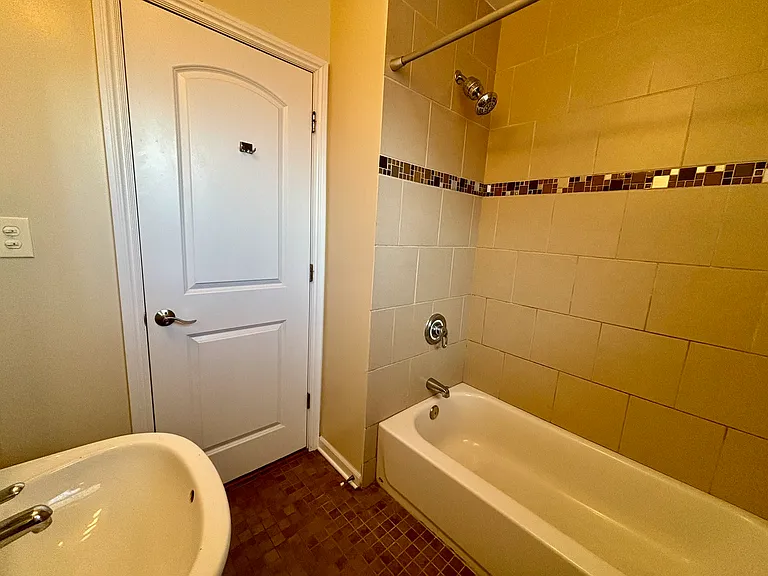 1639 W Lunt Ave #3S — Photo 11