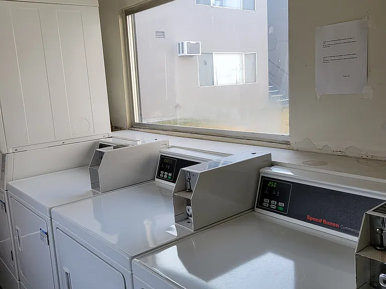 Evergreen Apartments — Photo 19