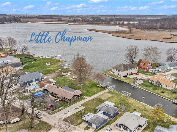 1917 Chapman Lake Dr, Warsaw, IN 46582