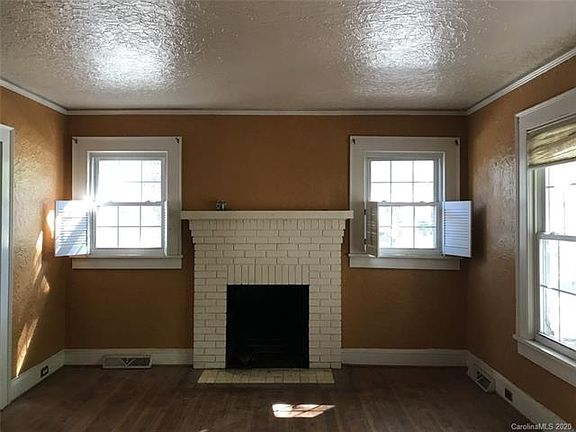 2nd image of 1440 White Oak Ave
