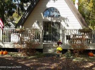 438 Cedar Dr, Long Pond, PA