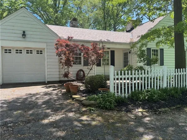 2701 Columbia Rd, Westlake, OH 44145