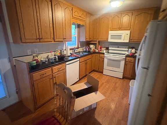 2nd image of 1833 Shaw Ave