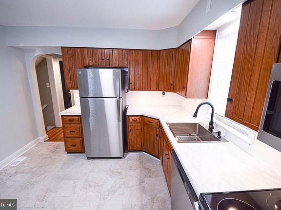 5th image of 1224 Rustic Ave