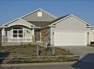 3054 E 52nd St, Des Moines, IA 50317