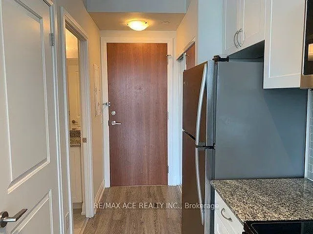 Studio, $1,700 — Photo 4