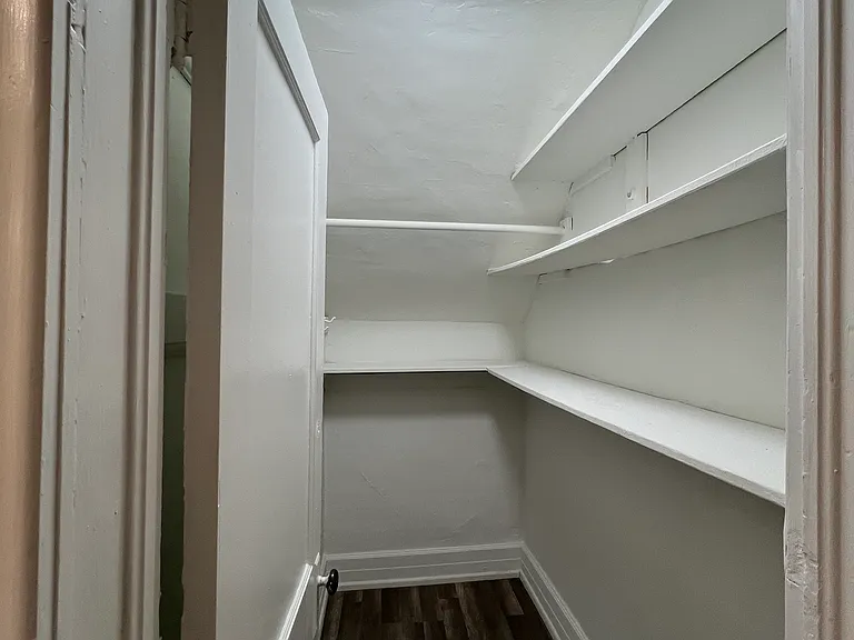 1084 Van Dyke St #301 — Photo 24