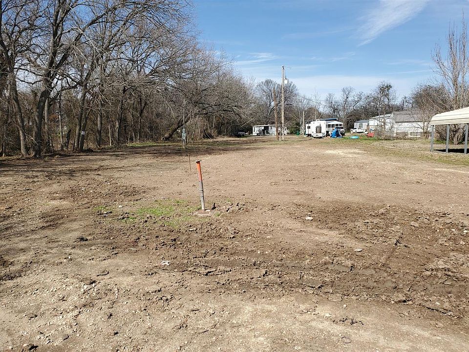 2nd image of 28 Clear Creek Rd