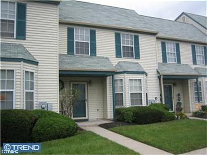 2nd image of 30 Knoll Dr
