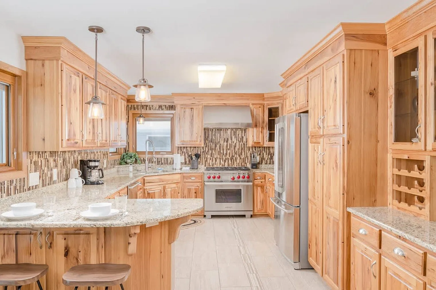 5 bed, 3.0 bath, 2992 sqft, $5,934 — Photo 3