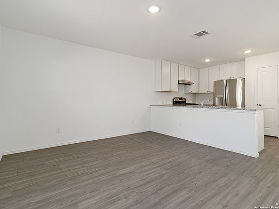 5th image of 10954 Presa Way
