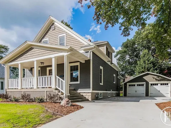 221 Sherman Ave, Grand Haven, MI 49417
