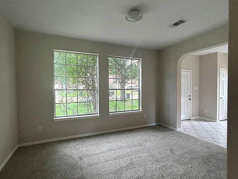 2822 Green Lodge Cir — Photo 5