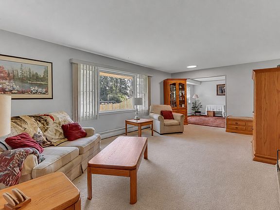 4th image of 443 Glendale Rd