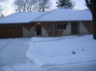 2965 Lanergan Dr, Troy, MI 48084