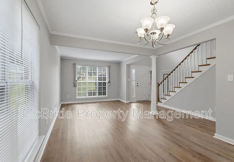827 Sonora Cir — Photo 10