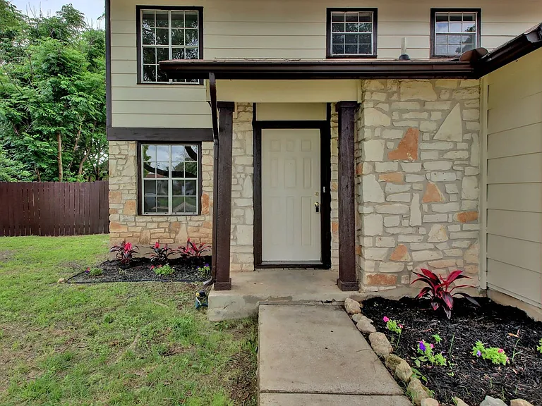 13185 Mill Stone Dr — Photo 3