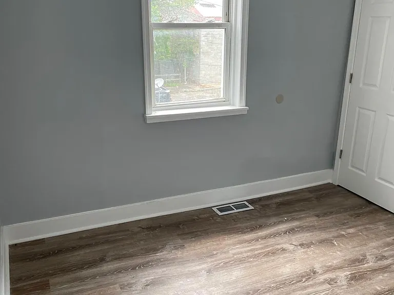 871 N 48th St — Photo 15