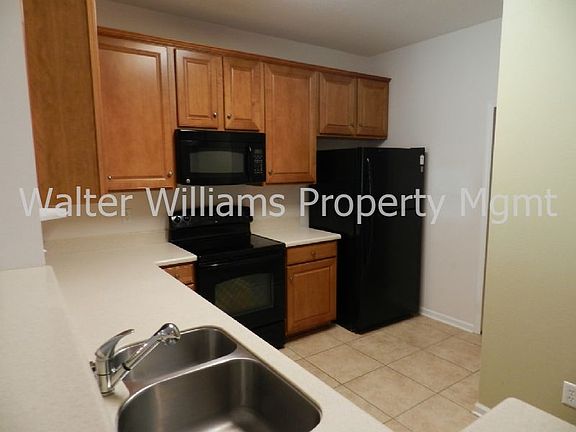 3rd image of 558 Wooded Crossing Cir