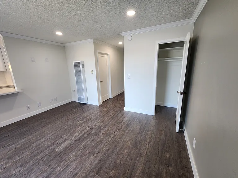 Palm Villa Apartments — Photo 5