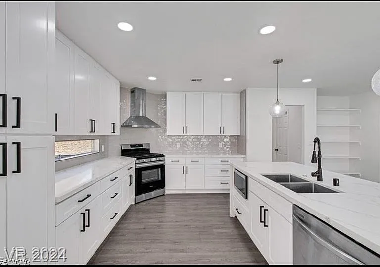8312 Bermuda Beach Dr — Photo 9