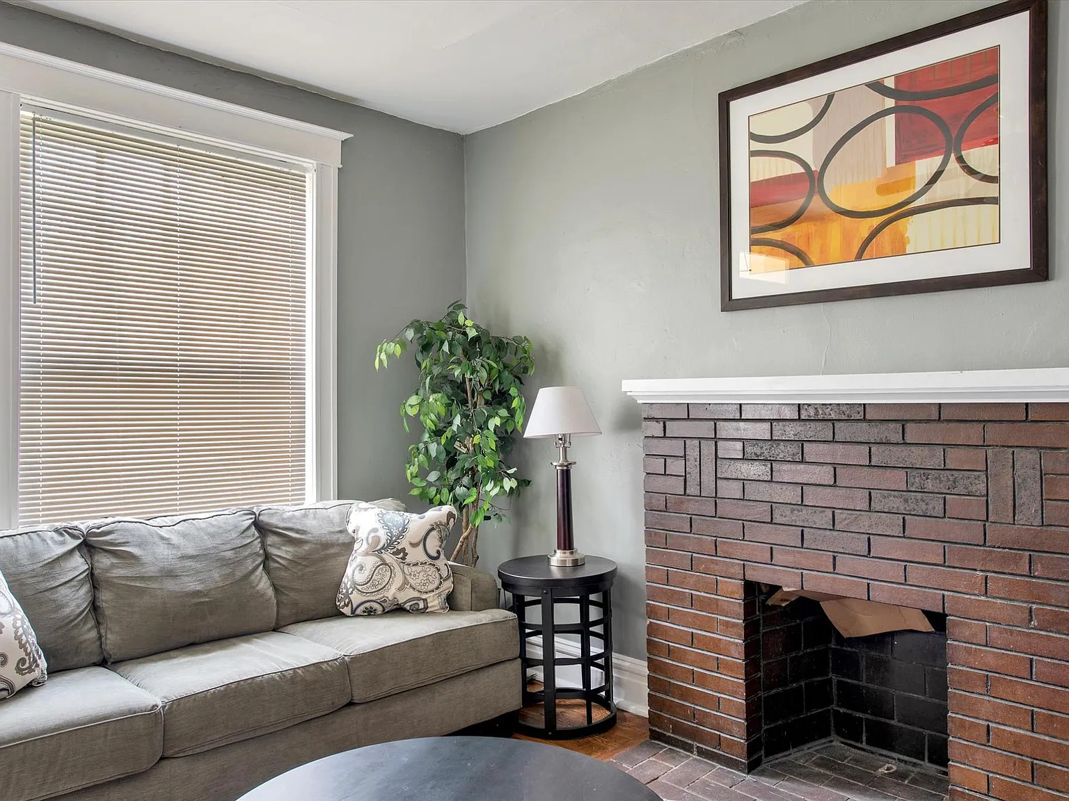 2 bed, 1200 sqft, $1,250 — Photo 4
