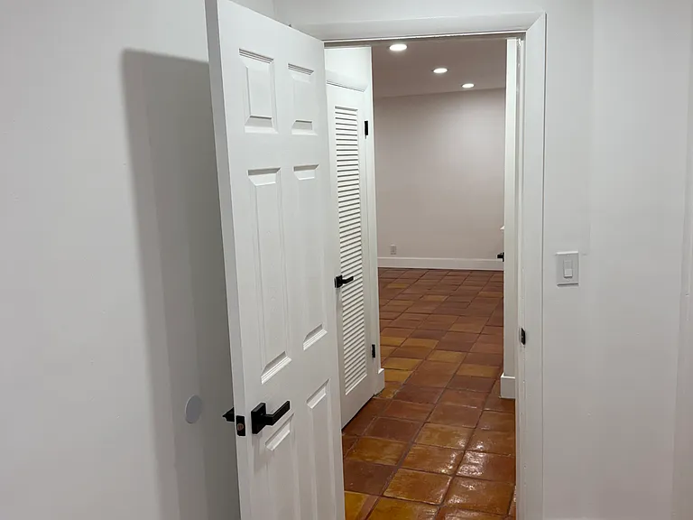 850-852 SW 12th Ct — Photo 5