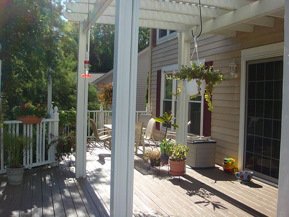 3rd image of 808 Creekview Ct