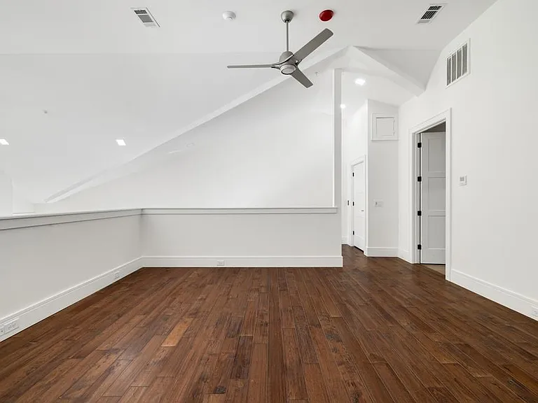 1281 E Main St #3 — Photo 15