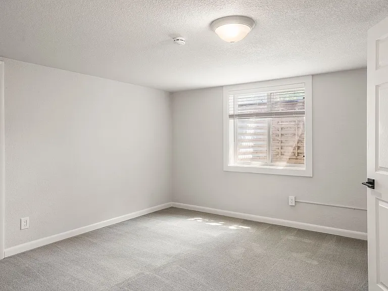 2085 S Saint Paul St — Photo 15
