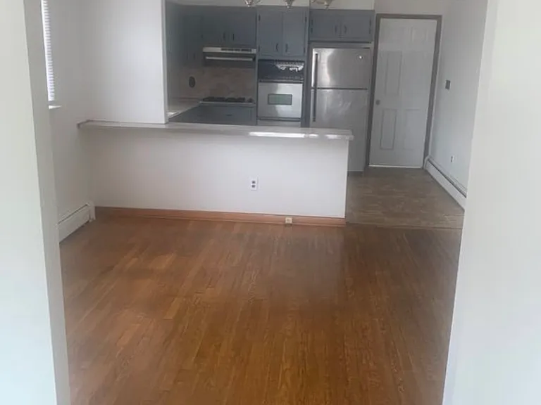10 Emerson Ave — Photo 5