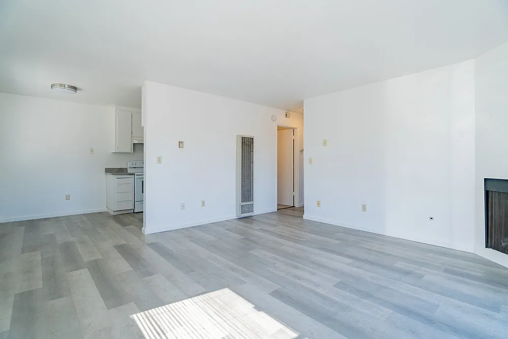 Building Photo - 217 Berry St #H