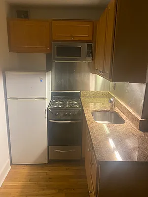 Rented by A & I Broadway | media 17