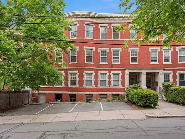 12 Colbourne Cres #2, Brookline, MA 02445