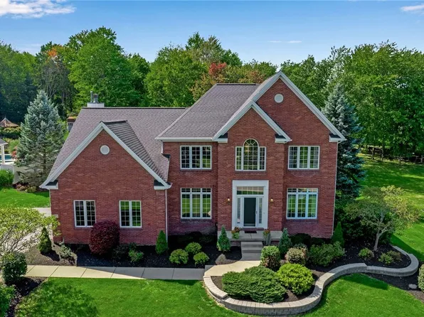 20 Brompton Ct, Orchard Park, NY 14127