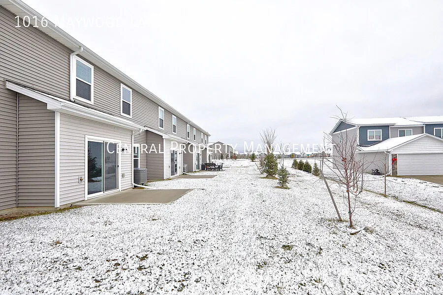 3 Bedroom 2 1/2 Bathroom Townhome in Waukee — Photo 4