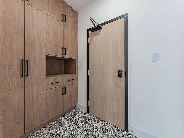 712 Eglinton Ave E — Photo 11